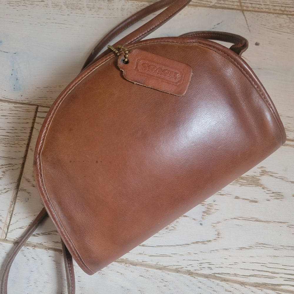 COACH True Vintage Kimball Zip Half Moon Crossbody Bag Classic British Tan - Picture 2 of 15